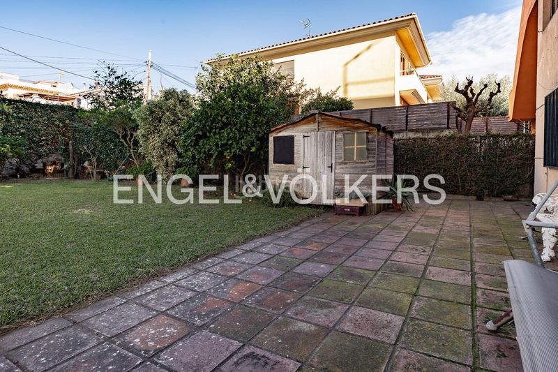 Foto 00160ced-febf-4b04-9a1d-1d84a5a5f327. Terreny residencial a Premià de Dalt