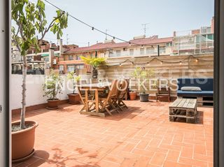 Penthouse in Sant Antoni. Ático alto, luminoso y tranquilo con terraza privada en eixample