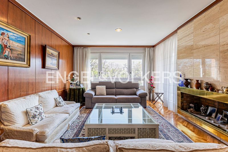 Foto 4e2871e7-b8ef-45dc-bafe-d315f8de0437. Pis amb calefacció aparcament piscina a Pedralbes Barcelona
