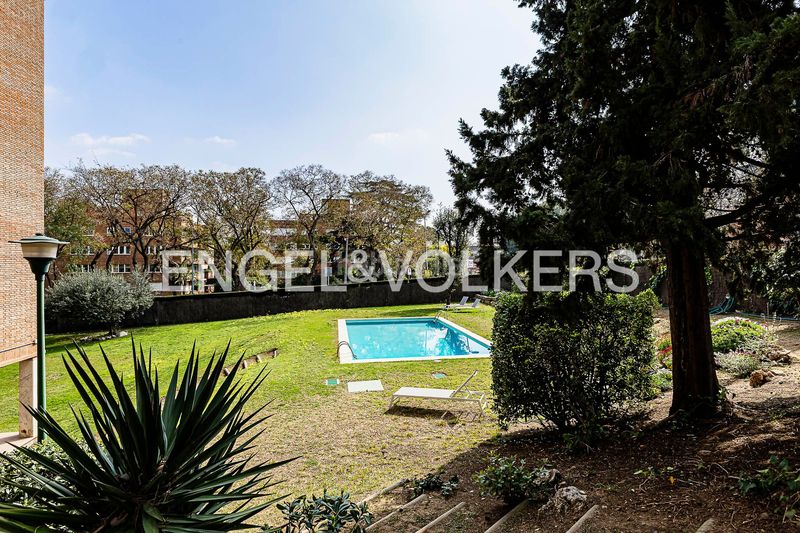 Foto 7e58ba50-18bf-47ca-98ee-e29dfdea37d0. Pis amb calefacció aparcament piscina a Pedralbes Barcelona
