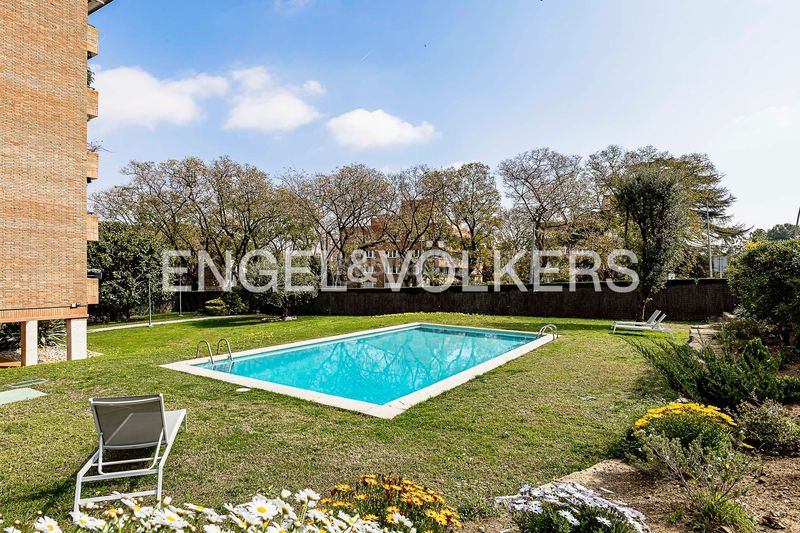 Foto c7c5c4c3-4512-41c7-8313-3646812f88dc. Pis amb calefacció aparcament piscina a Pedralbes Barcelona