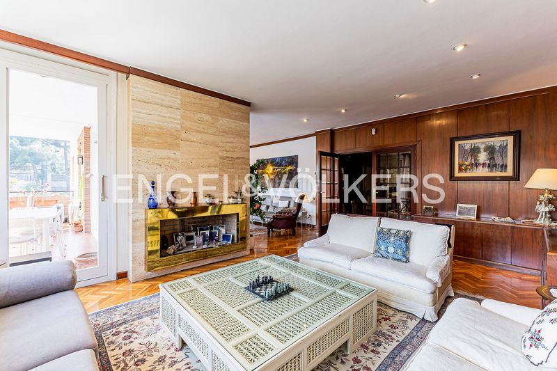 Foto c88434ce-8102-4271-a603-c7638ecb3836. Pis amb calefacció aparcament piscina a Pedralbes Barcelona