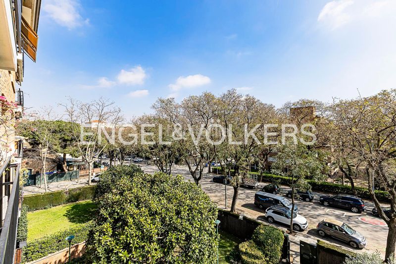 Foto f70ef270-2595-4c78-b334-5222f22490d9. Pis amb calefacció aparcament piscina a Pedralbes Barcelona