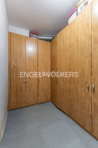 Foto 07199dfd-ac87-4952-b947-1025e746f086. Casa adossada amb calefacció aparcament piscina a Barcelona