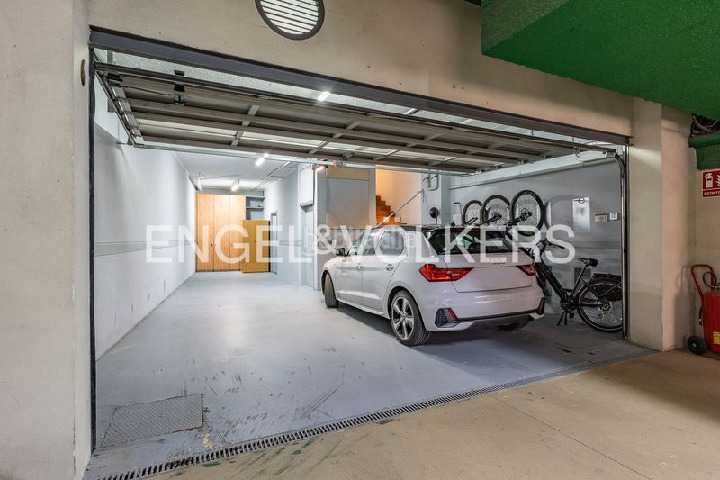 Foto 0952e1d9-6c6d-48dc-8d8f-585d0b86c589. Casa adossada amb calefacció aparcament piscina a Barcelona