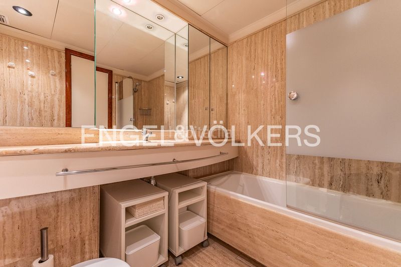 Foto 8747e193-f5e9-44e9-a544-0e9690e75484. Casa adossada amb calefacció aparcament piscina a Barcelona
