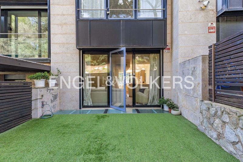 Foto e040b05e-037f-4dae-8b39-8669eee47b02. Casa adossada amb calefacció aparcament piscina a Barcelona