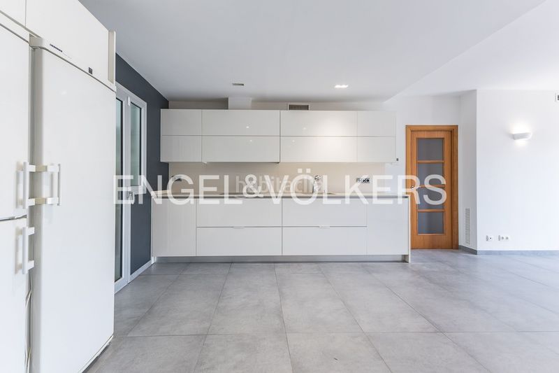 Foto 42567b3b-e822-4ba5-bc82-74f47880c930. Pis amb calefacció aparcament piscina a Muntanyeta Castelldefels