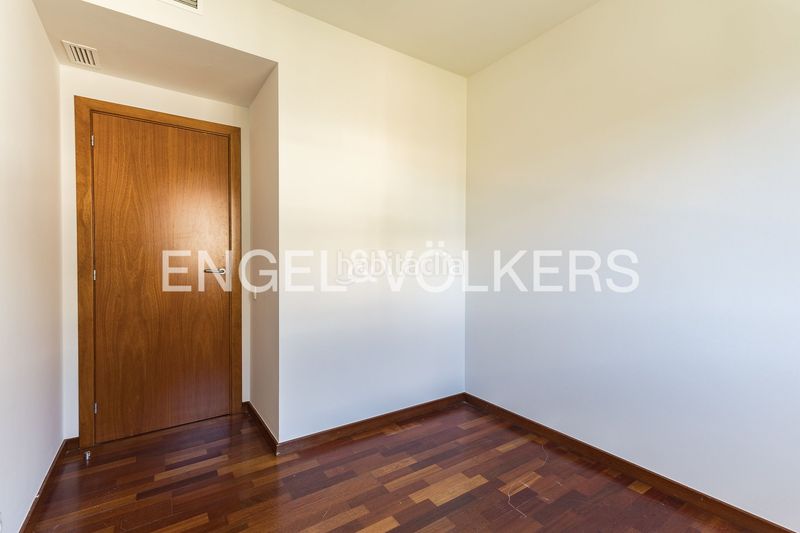 Foto 5bc597fb-114d-4e9c-b8a8-28550db6fb0b. Pis amb calefacció aparcament piscina a Muntanyeta Castelldefels