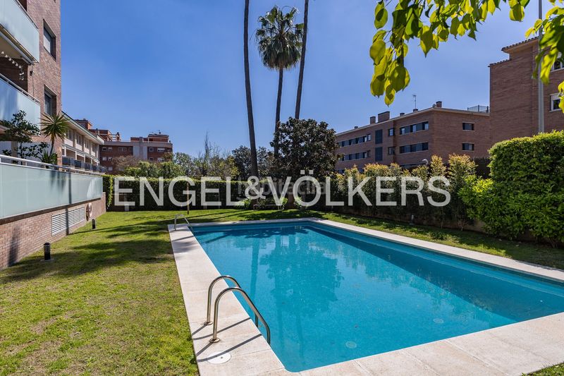 Foto 75d43db4-549f-407c-8c9c-e4ee2fc5a1c2. Pis amb calefacció aparcament piscina a Muntanyeta Castelldefels