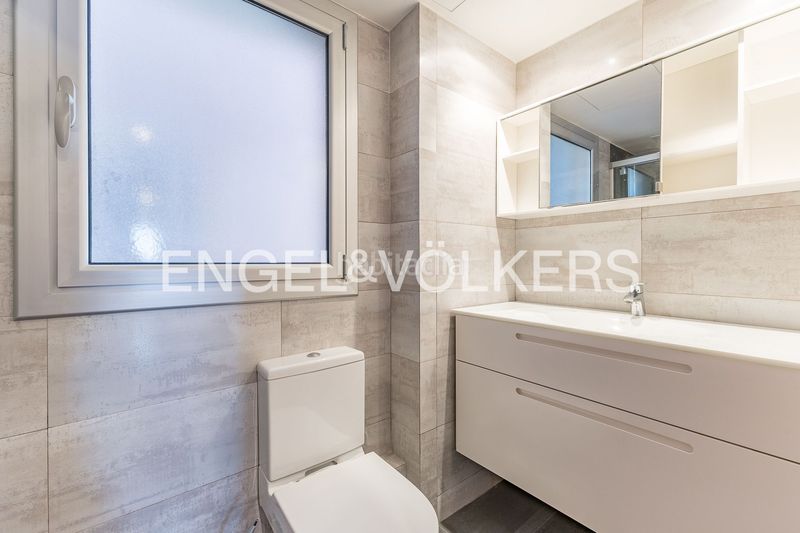 Foto a7ef6e74-9f21-4263-ae34-452c0194205e. Pis amb calefacció aparcament piscina a Muntanyeta Castelldefels