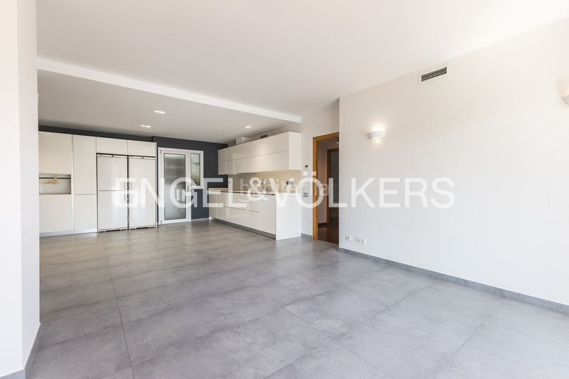 Foto e8e86706-b0ea-41cd-9520-8e4604227917. Pis amb calefacció aparcament piscina a Muntanyeta Castelldefels