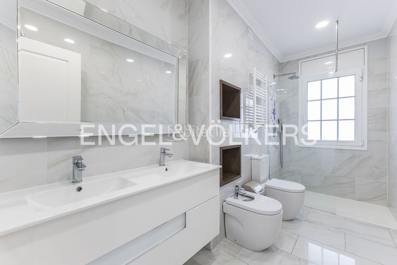 Foto 083a3785-d69c-4ce8-a828-ae7c27ae6070. Xalet amb calefacció piscina a Can Parellada Terrassa
