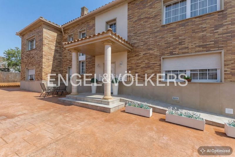 Foto e720c77f-fd35-4a01-b43d-b56610c85627. Xalet amb calefacció piscina a Can Parellada Terrassa