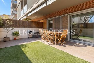 Pis a Volpelleres. Espectacular bajos dúplex con jardín y terraza en sant cugat