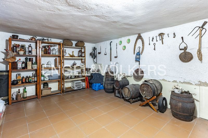 Foto 66285045-96df-4836-b353-d72eb78ad389. Casa adossada amb calefacció aparcament piscina a Barcelona