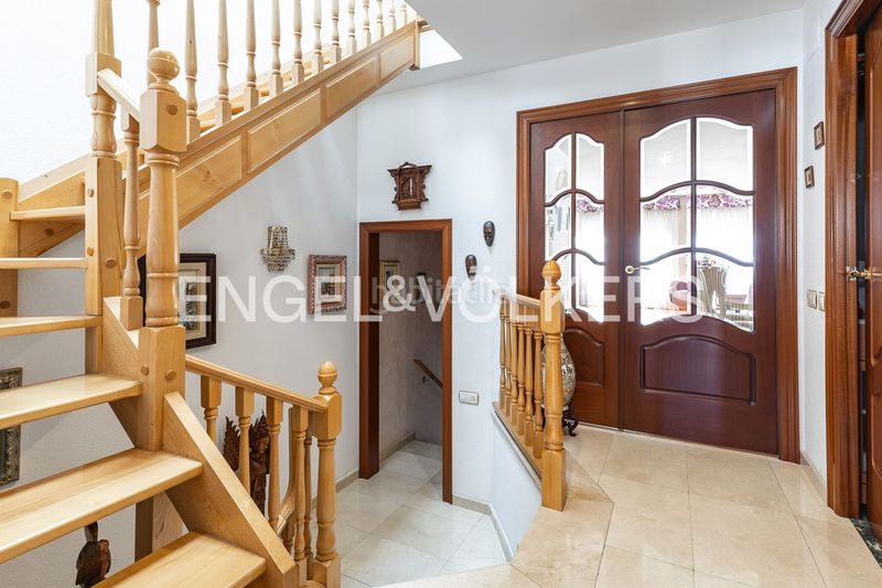 Foto 6b174935-eab7-4783-a6c6-c39674971d2c. Casa adossada amb calefacció aparcament piscina a Barcelona