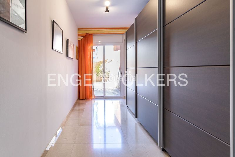 Foto d6c6b381-49fb-40fd-ab8a-05e1c2b84959. Casa adossada amb calefacció aparcament piscina a Barcelona