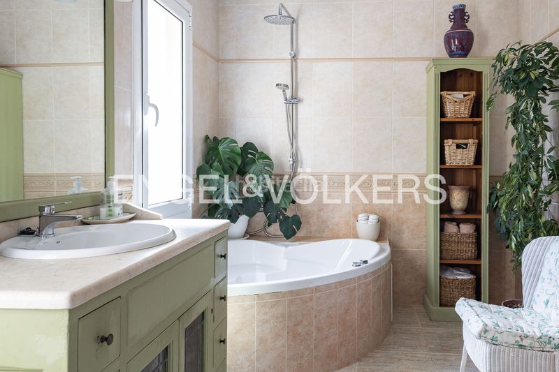 Foto 1e4c0f70-b610-40ac-ba79-7472f875ad7d. Casa amb calefacció aparcament a Sant Cebrià de Vallalta