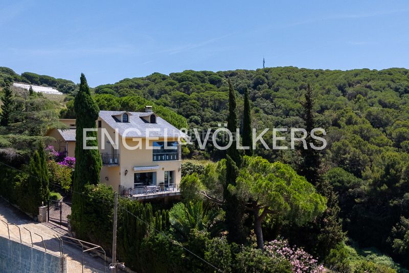 Foto b9ca02b6-612f-42e1-96d1-0993dda94825. Casa amb calefacció aparcament a Sant Cebrià de Vallalta