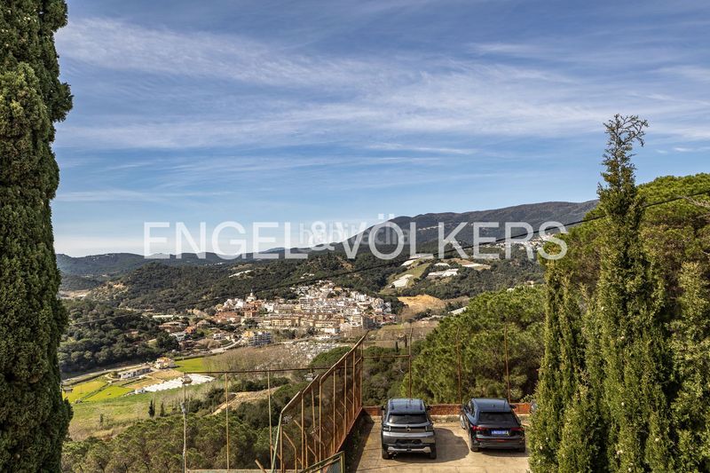 Foto eeb93fc2-57ca-48b6-995f-e846f876e152. Casa amb calefacció aparcament a Sant Cebrià de Vallalta
