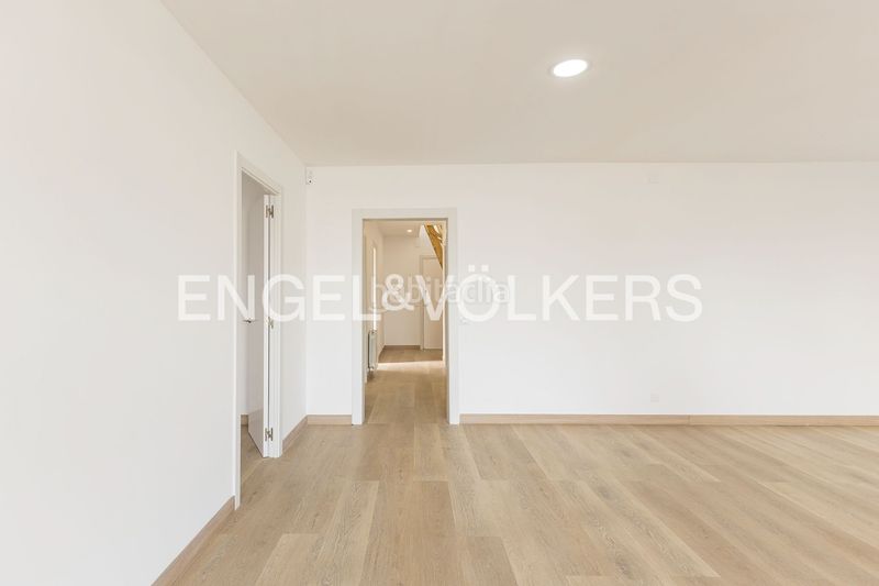 Foto 3db94800-e829-4de0-ac08-69a4e00bcf2d. Pis amb calefacció aparcament a Calafell platja Calafell