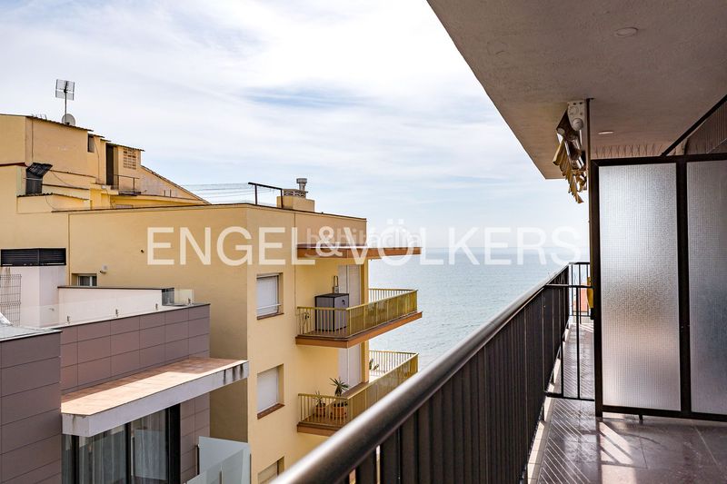 Foto 452935ed-33a9-438b-b30e-12dc6571cdf1. Pis amb calefacció aparcament a Calafell platja Calafell