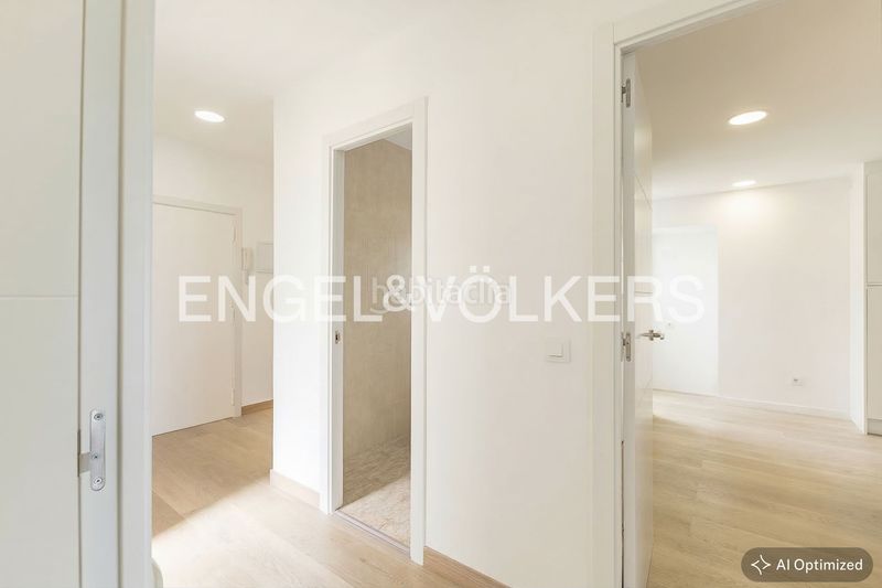 Foto 5e24f3da-287c-4e1d-a878-5c6f279e4f39. Pis amb calefacció aparcament a Calafell platja Calafell