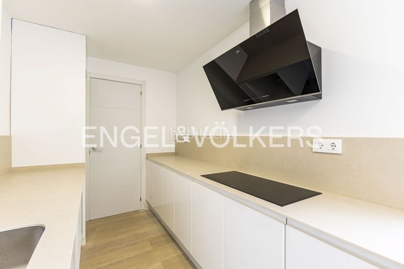 Foto 7a5a48af-2d3f-4fe8-ab72-88adf4922d3b. Pis amb calefacció aparcament a Calafell platja Calafell