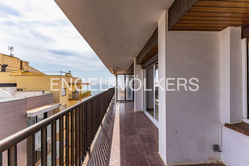 Foto 86b956a8-67e9-470d-894f-f3ebb7480a43. Pis amb calefacció aparcament a Calafell platja Calafell