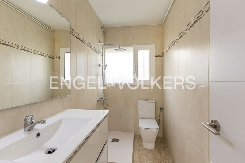 Foto a0693226-adfc-43f7-848e-d4318333dac8. Pis amb calefacció aparcament a Calafell platja Calafell