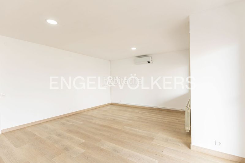 Foto f97133a2-17db-426e-91a5-a69b904b9fd5. Pis amb calefacció aparcament a Calafell platja Calafell