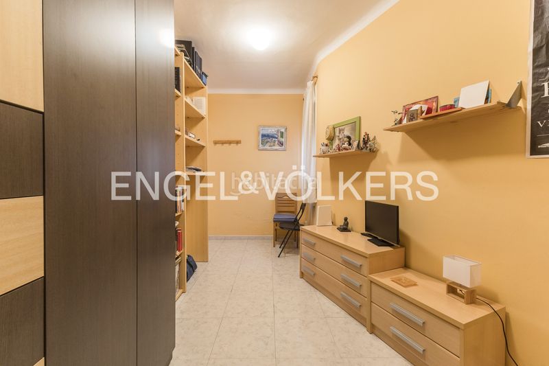 Foto c147f9d2-3e86-45e4-a9f2-5f26f78e354a. Àtic amb calefacció a Sant Antoni Barcelona