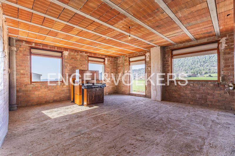 Foto bf009234-a110-45f6-8e8e-dd27554a7a7f. Casa adossada amb calefacció aparcament a Montmajor
