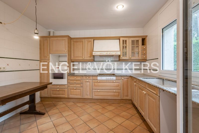 Foto 2ace59dd-d200-4d1a-a1d6-e00ba5c7852d. Casa amb calefacció aparcament a Bellaterra