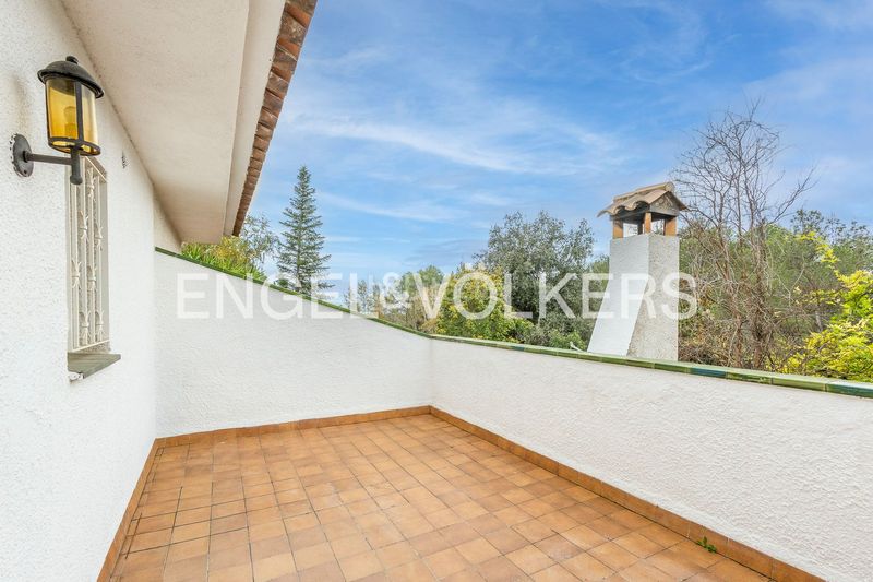 Foto 909f4af6-b3fe-4ba9-9650-b368f8bf2b9f. Casa amb calefacció aparcament a Bellaterra