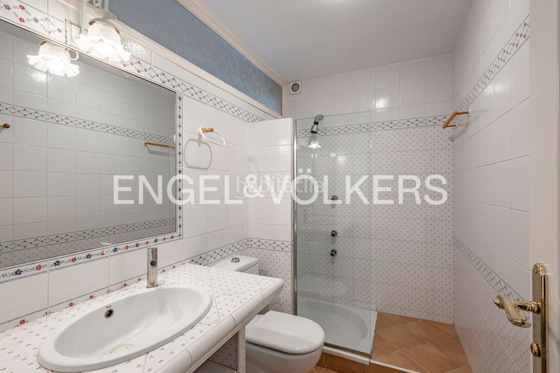 Foto c31384ae-4c8f-488c-ad0b-3f7ad44df15c. Casa amb calefacció aparcament a Bellaterra