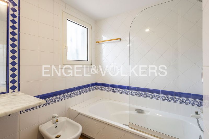 Foto c4bd452e-445a-4dc8-9662-bb28bd081fe3. Casa amb calefacció aparcament a Bellaterra