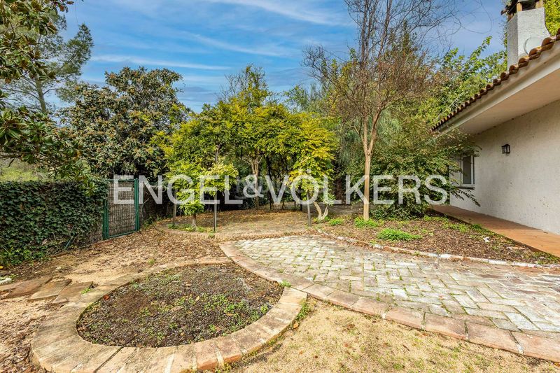 Foto ebacd14d-a92a-41df-a09d-9711d1d43155. Casa amb calefacció aparcament a Bellaterra