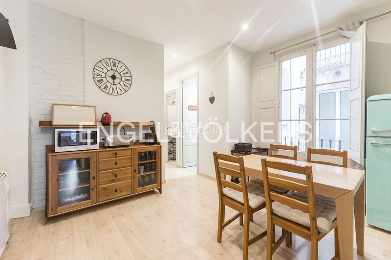 Foto c1cc4e58-551b-4645-892d-5f9701ba98f9. Pis amb calefacció a Vila de Gràcia Barcelona