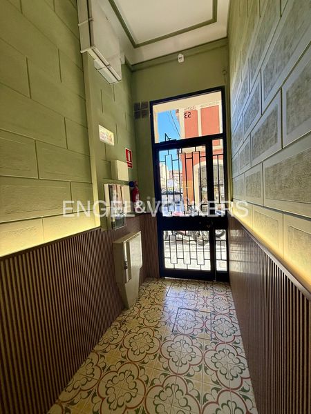 Foto cf158176-9f64-4ba2-93c6-bdd5a2024e3d. Pis amb calefacció a Vila de Gràcia Barcelona