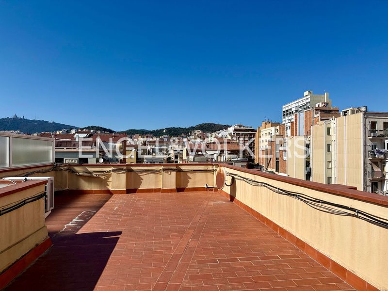 Foto f09aa62f-85f4-4a5e-b7fc-10ddfc11ea0e. Pis amb calefacció a Vila de Gràcia Barcelona