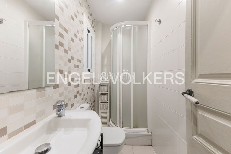 Foto f5308574-2069-4d02-8e81-e4ad21e3599d. Pis amb calefacció a Vila de Gràcia Barcelona