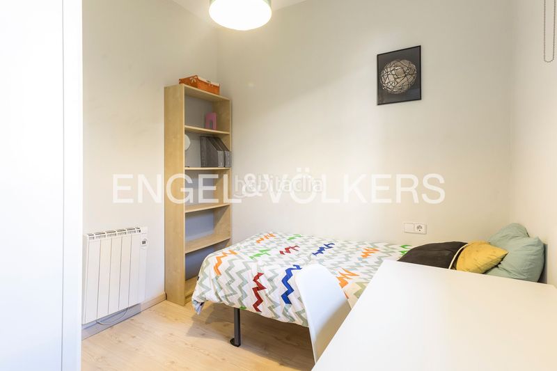 Foto fb533eef-c1df-4e3f-be49-f89596b08b3a. Pis amb calefacció a Vila de Gràcia Barcelona