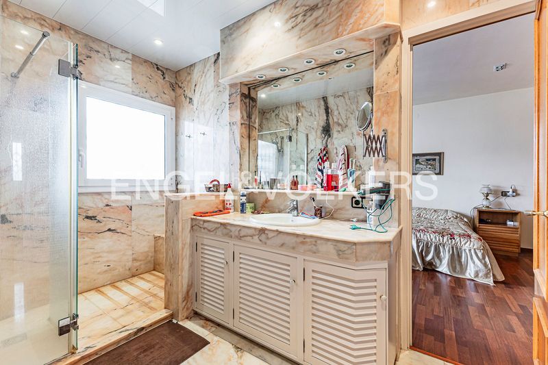 Foto 3aaa6866-81b2-4f81-b09b-1a50f16f01aa. Casa amb calefacció aparcament a La Miranda-Can Candeler Sant Just Desvern