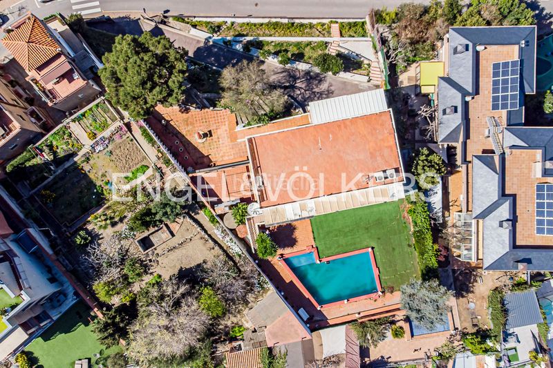 Foto ab338502-220b-444e-a32b-e48f474c21f0. Casa amb calefacció aparcament a La Miranda-Can Candeler Sant Just Desvern