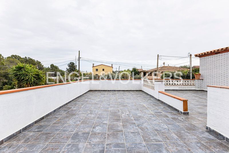 Foto 115c148c-9538-44ae-b118-85dc93b8fdd7. Casa amb calefacció aparcament a Catllar (El)