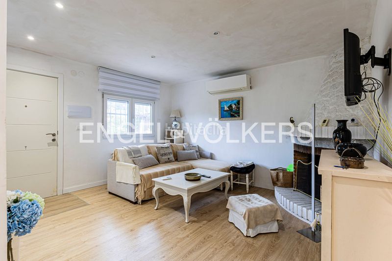 Foto e7c89c91-9cd1-451d-af26-19432f3a8442. Casa amb calefacció aparcament a Catllar (El)