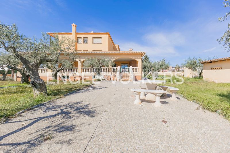 Foto ce03d7a1-cd62-4f6c-84df-4d94e6deb607. Casa amb calefacció aparcament a Marítima Sud Torredembarra
