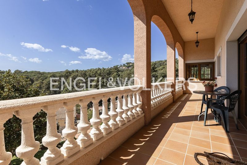 Foto 10cc6722-93e3-4285-888e-76bb59427b69. Casa amb calefacció aparcament a Vilanova del Vallès